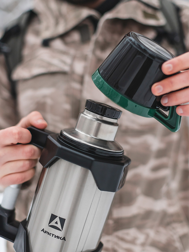 Термос серии 110 «ТАЙГА» на 1.5л с двумя чашками - 4