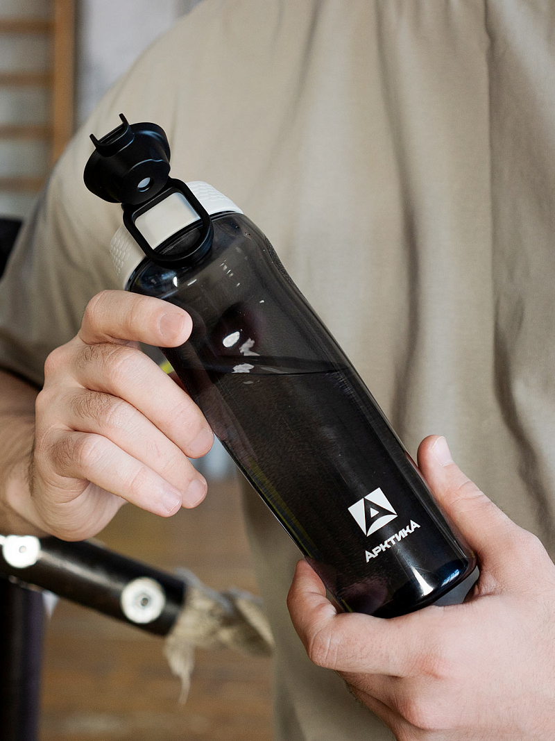 Черная ПИТЬЕВАЯ БУТЫЛКА 721 ИЗ ТРИТАНА 0.7Л - 6