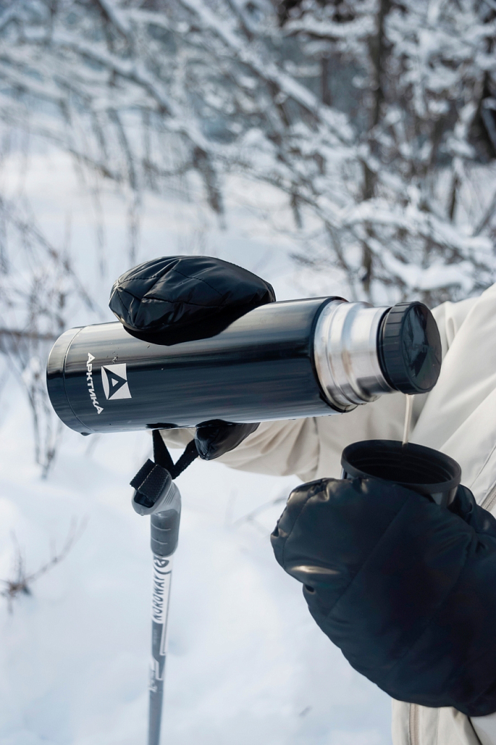 Черный глянцевый классический термос с узким горлом на 0.5л - 6 Черный глянцевый классический термос с узким горлом на 0.5л - 6