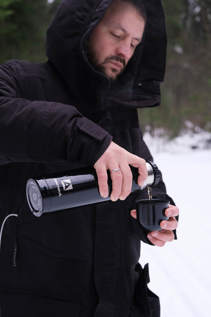 Черный глянцевый классический термос 102 с узким горлом на 0.75л - 2