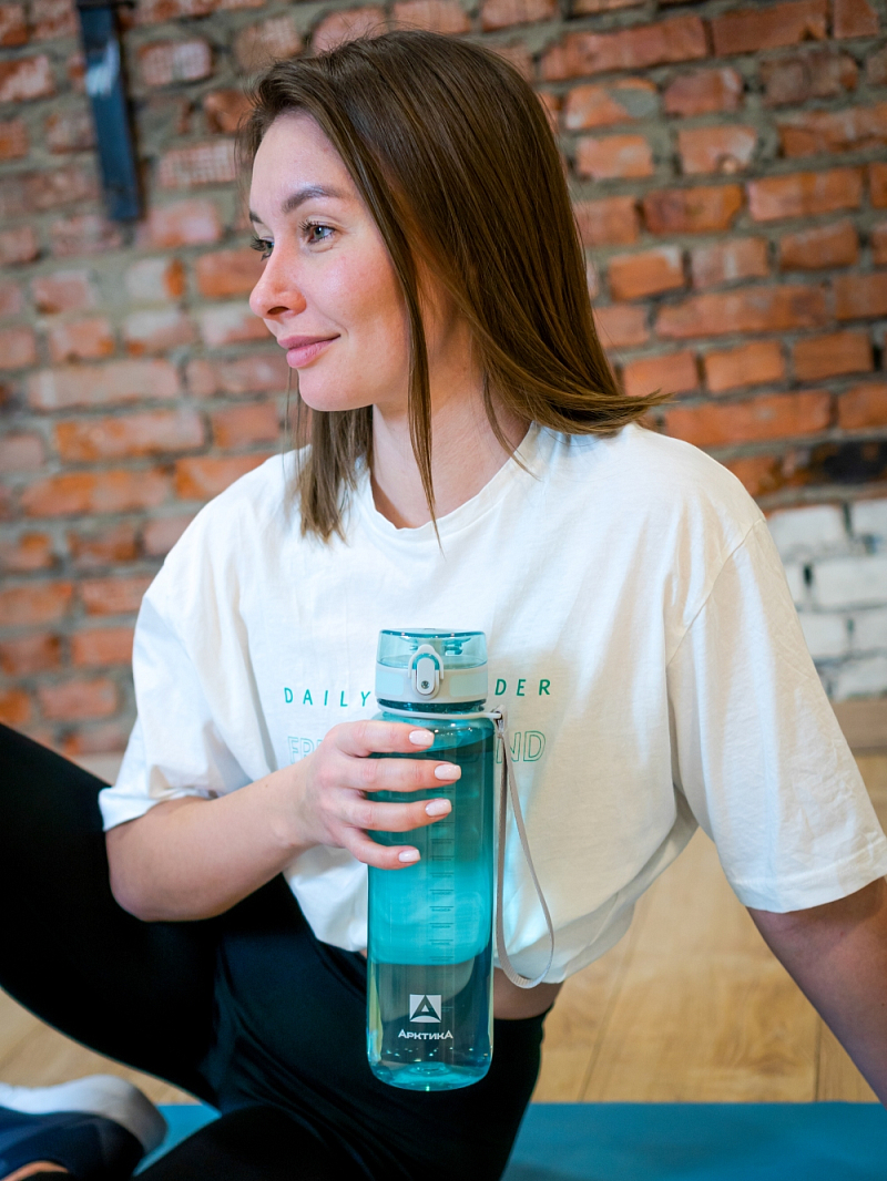 Питьевая бутылка 720 из тритана 1л, голубая глянцевая, с ситечком - 4