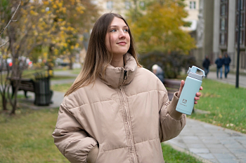 Сохраняет тепло и холод