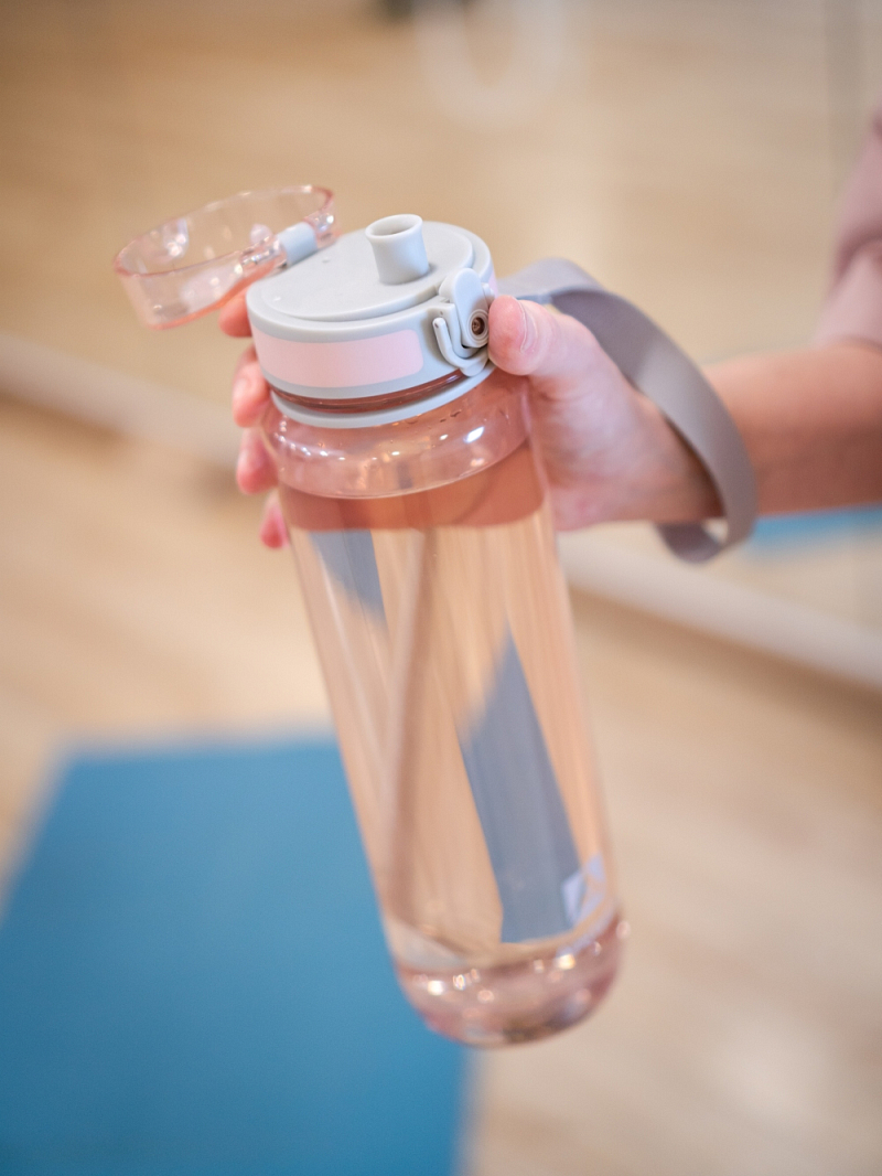 Питьевая бутылка 720 из тритана 1л, розовая глянцевая, с ситечком - 10