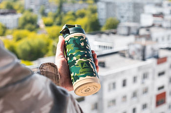 Сохраняет тепло и холод