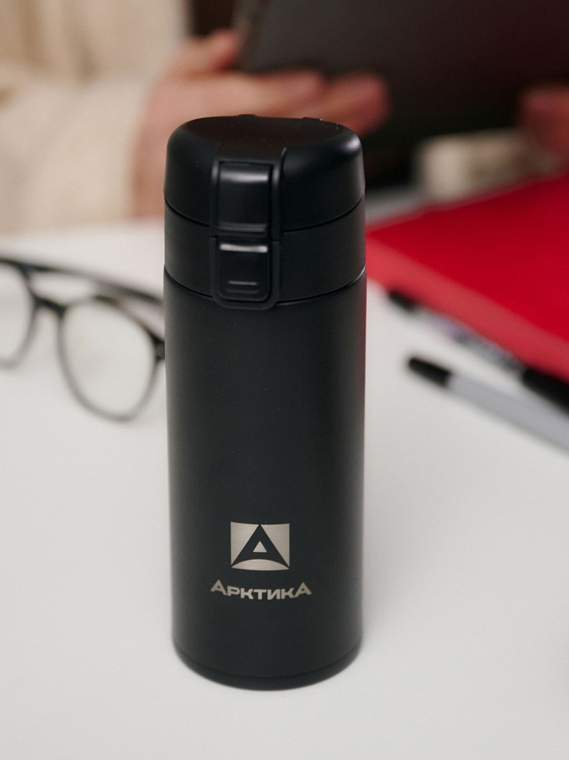 Термокружка 0.35л серии 703 чёрная с ситечком - 2