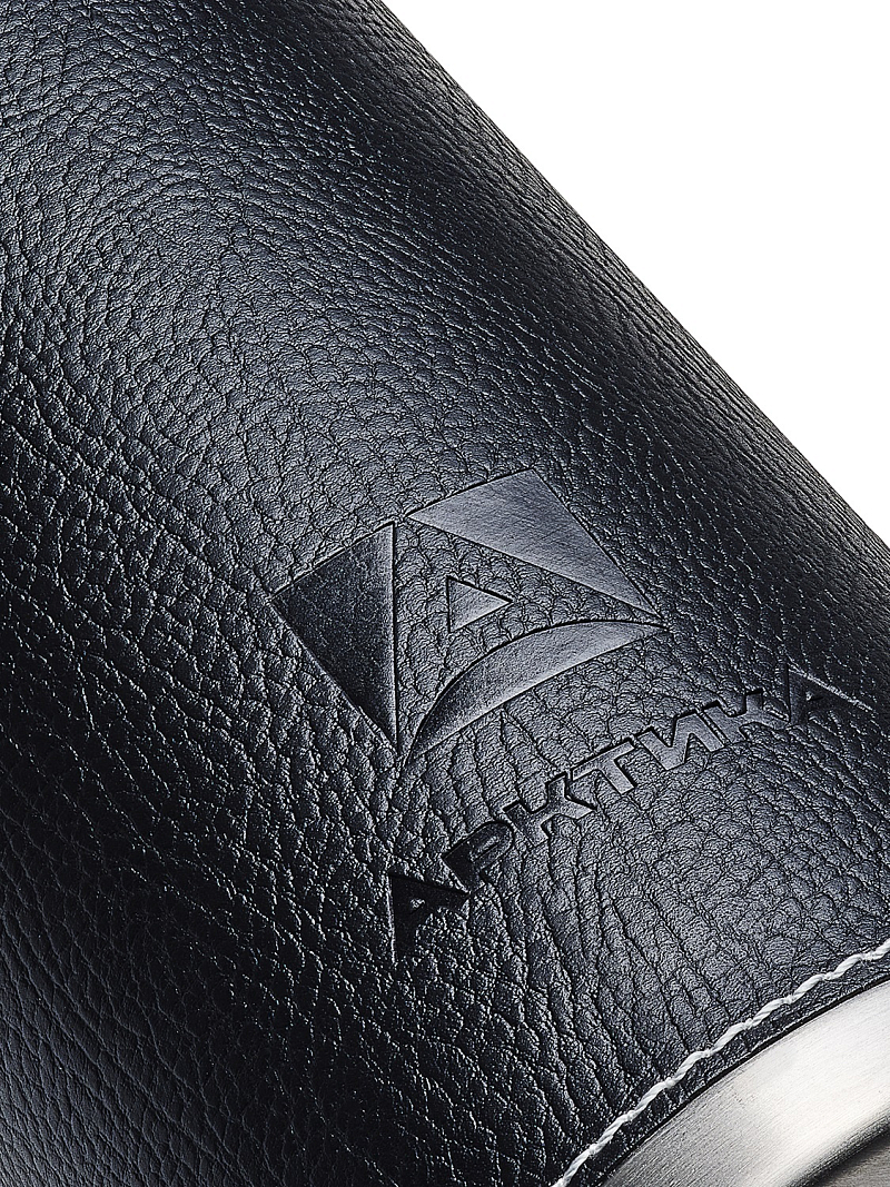 Термос с черной оплёткой из экокожи на 0.5л - 3