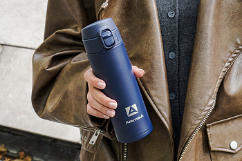 Сохраняет тепло и холод