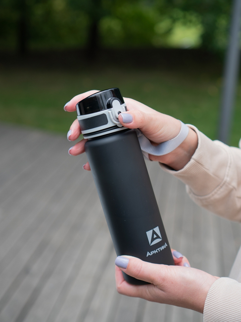 Питьевая бутылка 720 из тритана 0.5л, черная матовая, с ситечком - 2