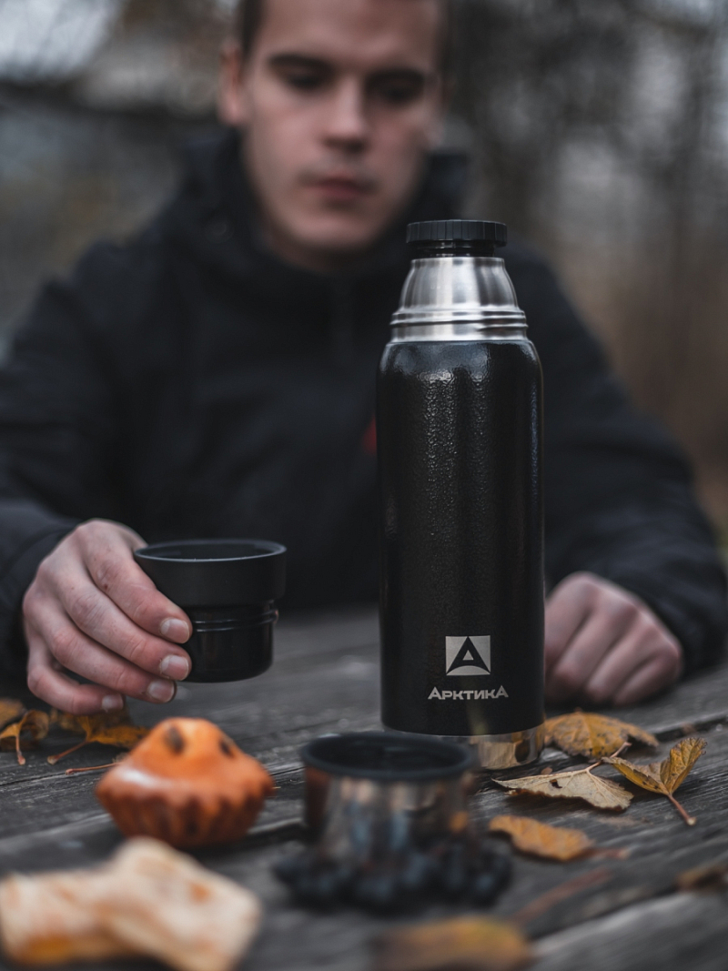 Термос серии 106 на 0.9л чёрный с ситечком и молотковой эмалью - 2