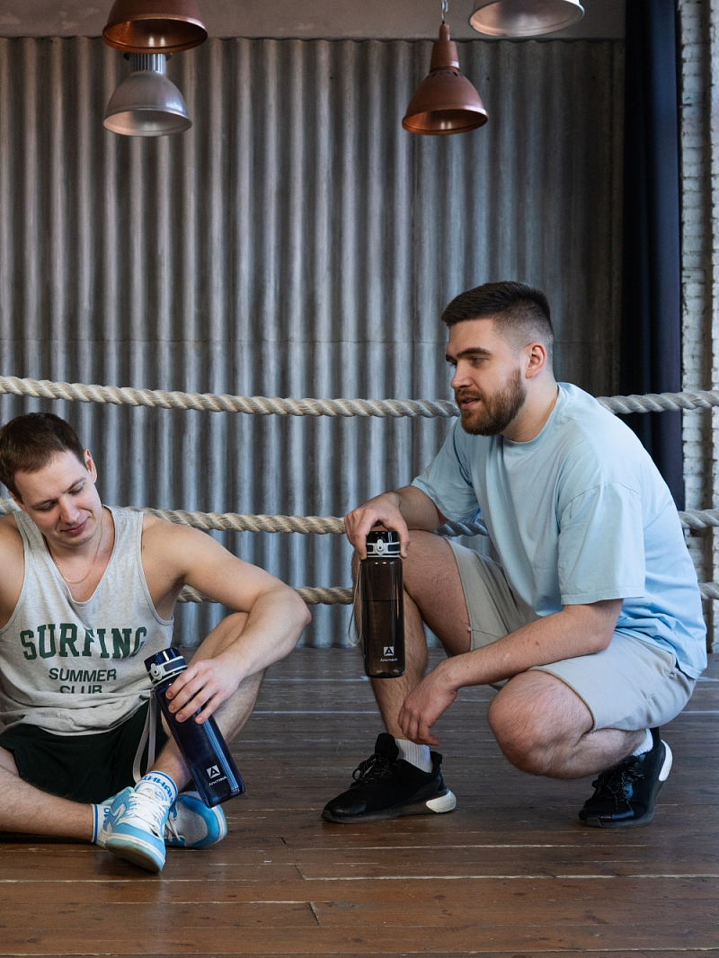 Питьевая бутылка 720 из тритана 1л, черная глянцевая, с ситечком - 4