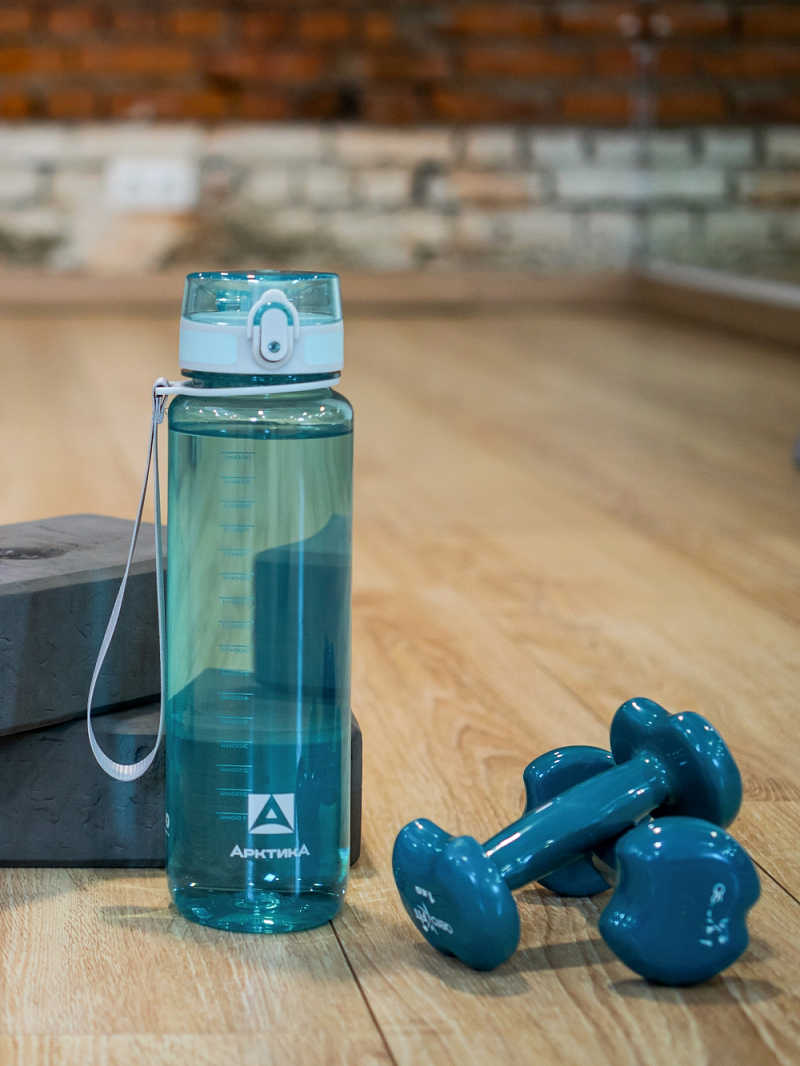 Питьевая бутылка 720 из тритана 1л, голубая глянцевая, с ситечком - 2