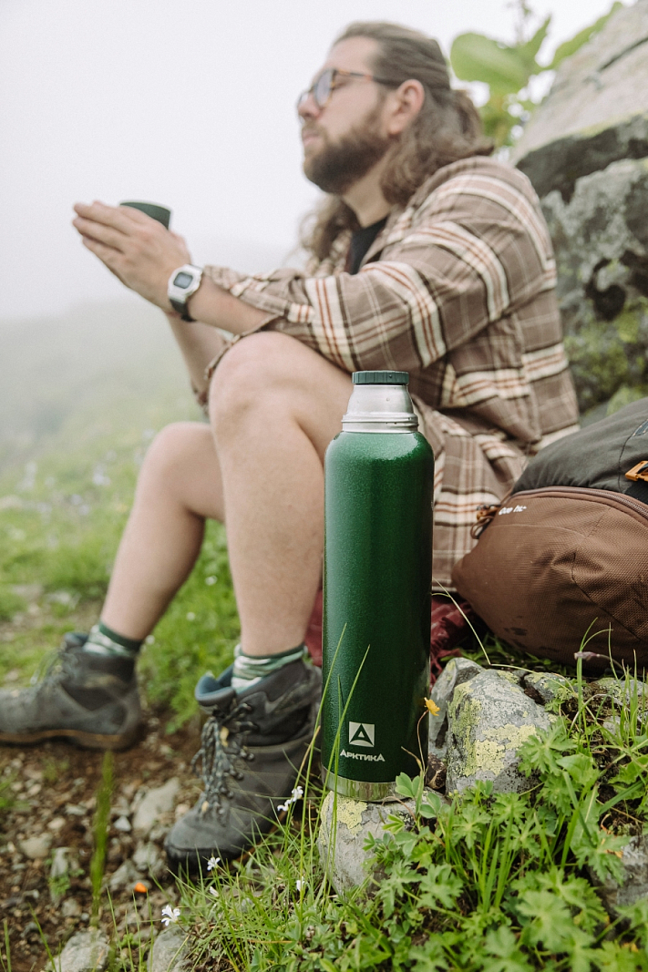 Зеленый термос с узким горлом на 1.6л - 4