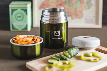 Сохраняет тепло и холод